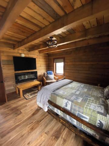 New Lakefront Log Cabin & Private Dock