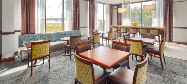 路易斯威尔东北欢朋酒店(Hampton Inn Louisville-Northeast)图片
