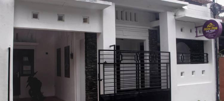 位于布里达的3卧室-平方米|带1个独立浴室(Home Stay Pak Ndan Dekat Masjid Ar-Rahman)图片