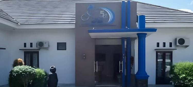 红多兹酒店-近明古鲁班台班让2号(RedDoorz Near Pantai Panjang Bengkulu 2)图片