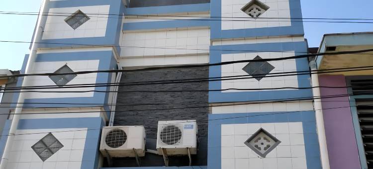 库尔科斯特伊斯兰酒店-近屯军岸广场2号(KoolKost Syariah Near Tunjungan Plaza 2)图片