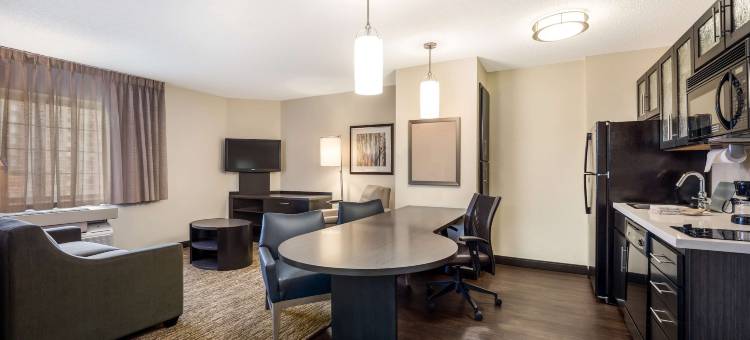 夏洛特大学索尼斯塔简单套房酒店(Sonesta Simply Suites Charlotte University)图片
