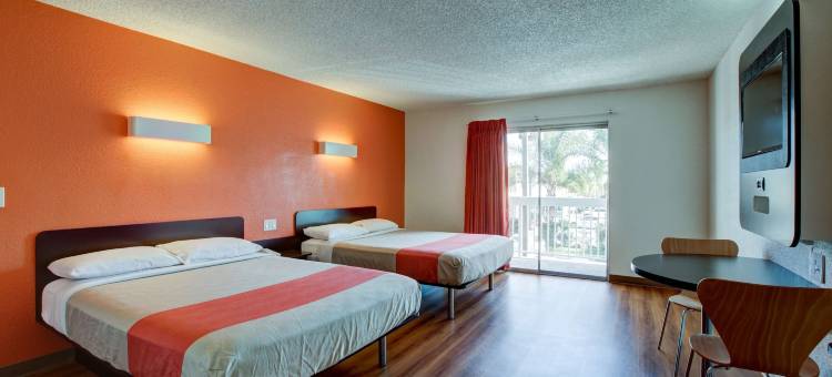 尔湾6号汽车旅馆 - 奥兰治县机场店(Motel 6 Santa Ana, CA - Irvine - Orange County Airport)图片