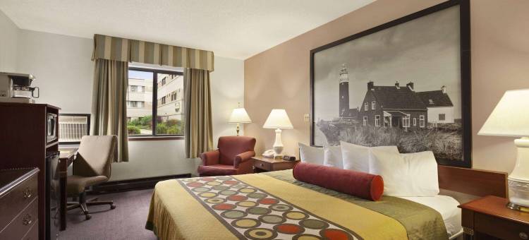 密尔沃基机场速8酒店(Super 8 by Wyndham Milwaukee Airport)图片