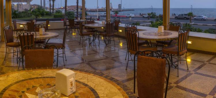 阿尔布奇阿尔威替尔旅馆(Al Borg Al Watheer)图片