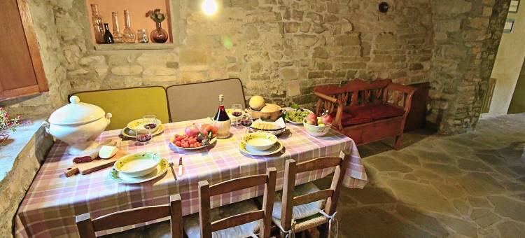 阿佩基奥的带泳池和露台的度假屋(Holiday Home in Apecchio with Pool & Terrace)图片