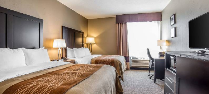 弗纳尔-国家公园区舒适套房酒店(Comfort Inn & Suites Vernal - National Monument Area)图片