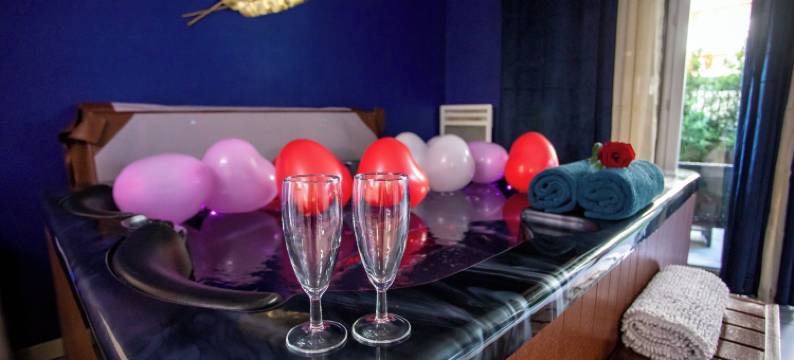 套房按摩浴缸(Suite Jacuzzi)图片