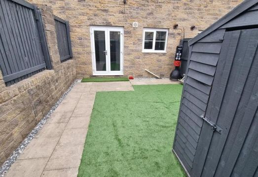 Burnley Entire House 4-Bedrooms-Sleeps 6-Driveway Hotel Overview