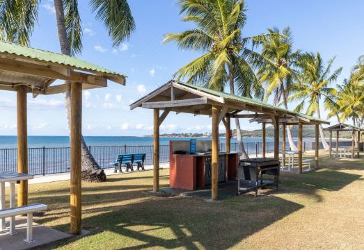 Nrma Bowen Beachfront Holiday Park Hotel Overview