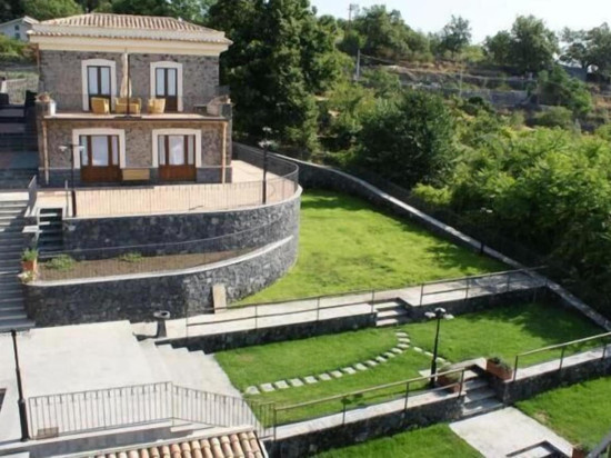 安蒂科博尔戈佩特拉利亚酒店