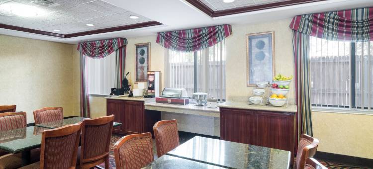 品质套房酒店米德兰北环路250(Quality Suites Midland North Loop 250)图片