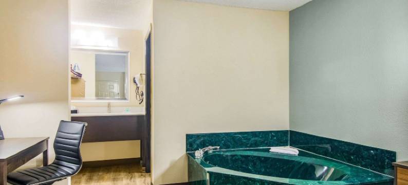 品质酒店及套房湖城(Quality Inn & Suites)图片