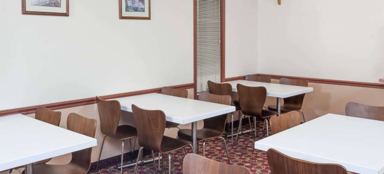 系普谢瓦纳温德姆速8酒店(Super 8 by Wyndham Shipshewana)图片