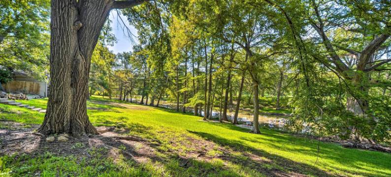 威姆伯利市中心附近的溪流家园！(Wimberley Home on Creek and Close to Downtown!)图片