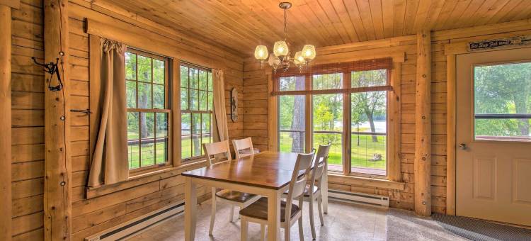 舒适的河边度假：现场钓鱼！(Cozy Riverfront Getaway Fishing on-Site!)图片