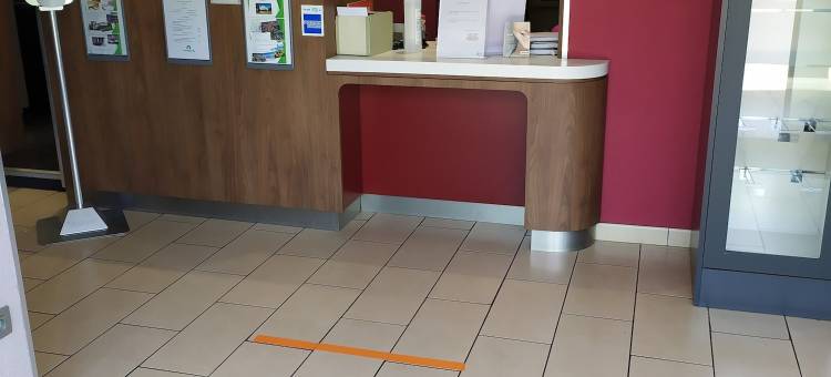 克莱蒙费朗南部伊苏瓦尔康铂酒店(Campanile Clermont Ferrand Sud - Issoire)图片