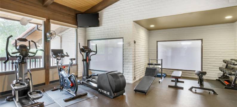 阿罗约罗布莱奥尔湖畔贝斯特韦斯特优质套房酒店(Best Western Plus Arroyo Roble Hotel  Creekside Villas)图片