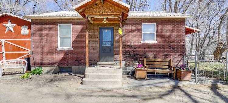 舒适的帮手家住宿，有围栏庭院，欢迎宠物(Cozy Helper Home w/ Fenced Yard, Pets Welcome)图片