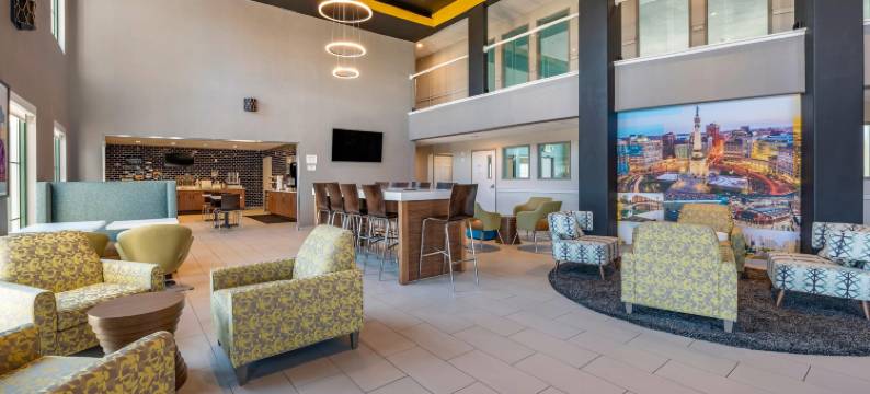印第安纳波利斯机场凯隆波因特酒店(Clarion Pointe Indianapolis Airport)图片