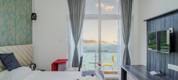 勒卡拉杰草地(Le Karaj Meadows)图片