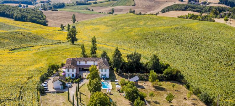 Apartment in Tarn with Pool and Bubble Bath图片