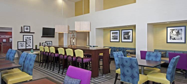 诺尔玛布卢明顿欢朋套房酒店(Hampton Inn & Suites Bloomington-Normal)图片