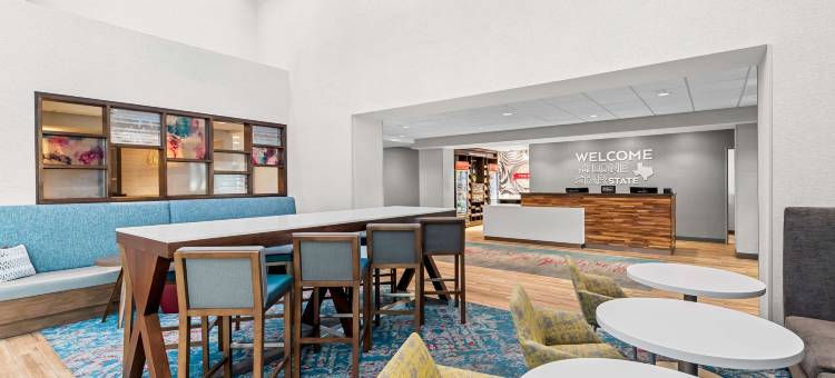 达拉斯法默斯布兰奇欢朋套房酒店(Hampton Inn & Suites by Hilton Farmers Branch Dallas)图片