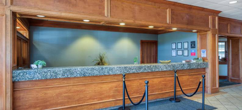 布莱斯华美达酒店(SureStay Plus Hotel by Best Western Price)图片