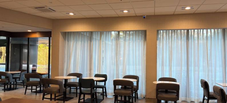 纳什维尔机场奥普里兰拉昆塔温德姆套房酒店(La Quinta Inn & Suites by Wyndham Nashville Airport/Opryland)图片