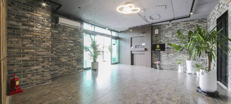 井邑H酒店(Jeongeup H Hotel)图片