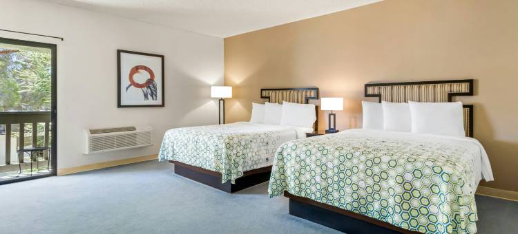里奇克雷斯特-中国湖传统酒店及套房(Red Roof Inn & Suites Ridgecrest)图片