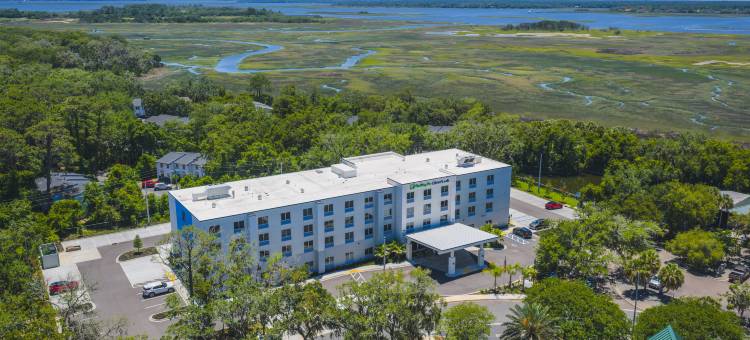 洲际酒店集团旗下费南迪纳海滩阿米莉亚岛智选假日酒店(Holiday Inn Express & Suites Fernandina Beach Amelia Island by IHG)图片