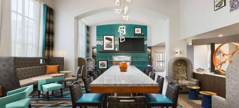 希尔顿欢朋套房酒店-赫恩登雷斯顿(Hampton Inn & Suites Herndon-Reston)图片