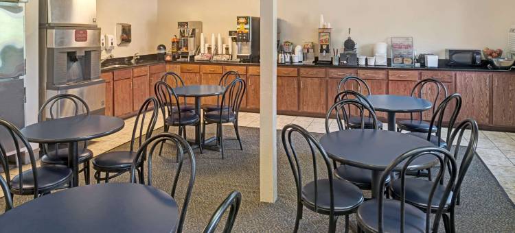 温德姆速8酒店奥马哈I-80西(Super 8 by Wyndham Omaha I-80 West)图片