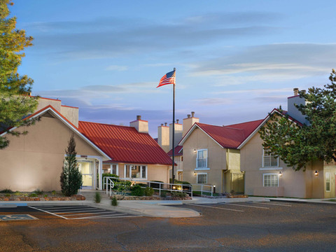 阿尔伯克基索尼斯塔ES套房