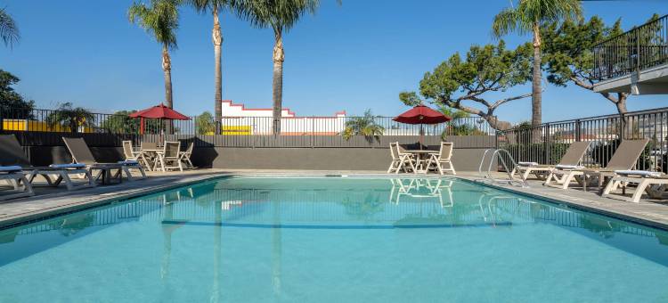 6号方塔纳汽车旅馆(Motel 6 Fontana, CA)图片