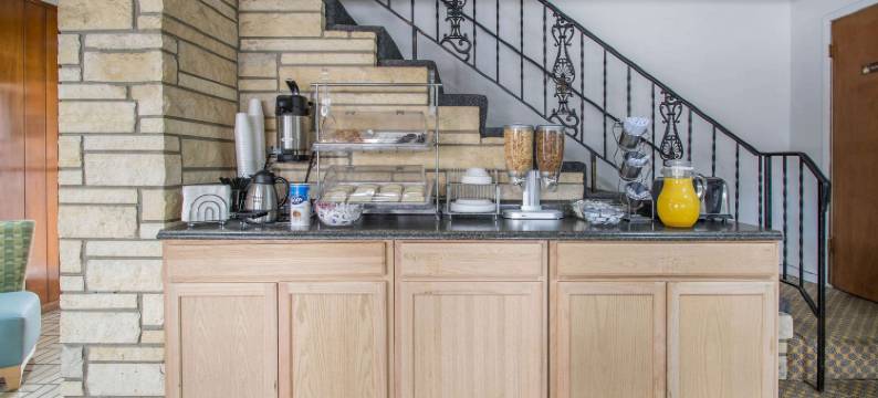 温特黑文湖泊群罗德威套房旅馆(Rodeway Inn & Suites Winter Haven Chain of Lakes)图片