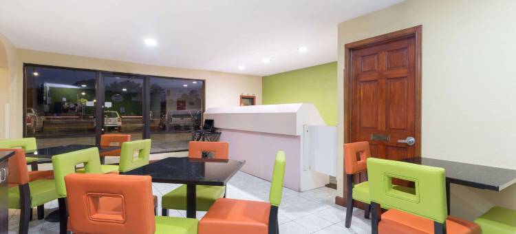 布伦瑞克-圣西蒙斯岛地区温德姆速8酒店(Super 8 by Wyndham Brunswick/St Simons Island Area)图片