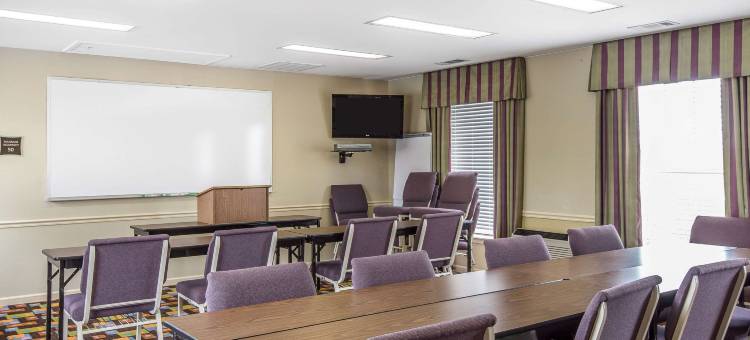 凯艺酒店-近克罗斯维尔坎伯兰山州立公园(Quality Inn Crossville Near Cumberland Mountain State Park)图片