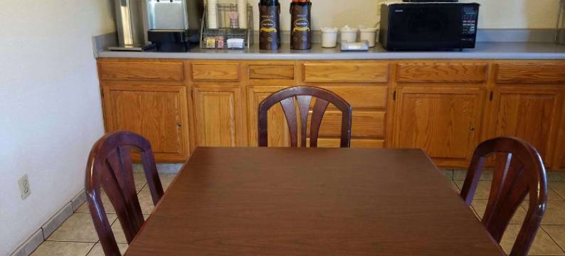 富兰克林骑士酒店(Knights Inn Franklin, PA)图片