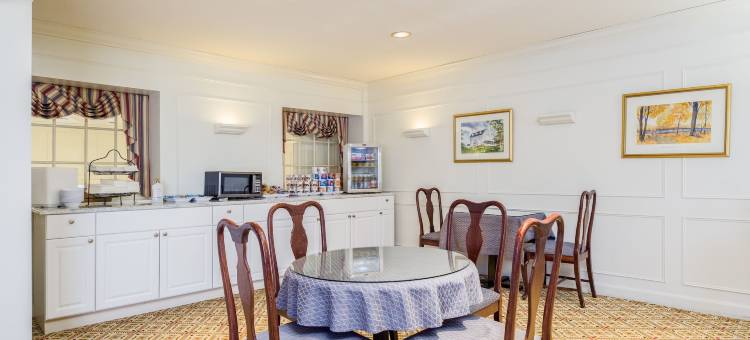 法明顿旅馆(The Farmington Inn and Suites)图片