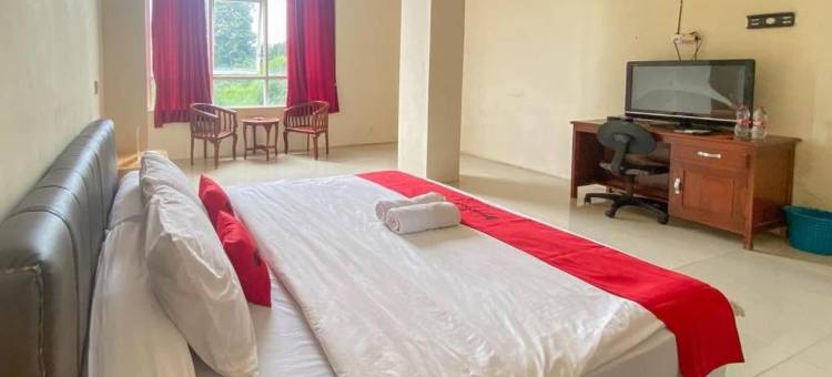 红多兹酒店-近玛琅独立大学2号(RedDoorz Near Universitas Merdeka Malang 2)图片