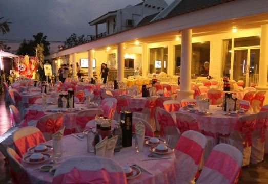 Lemon Resort Hotel Overview