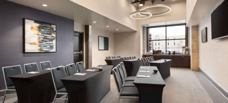密尔沃基市中心Homewood Suites by Hilton(Homewood Suites By Hilton Milwaukee Downtown)图片