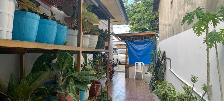 奥维斯玛阿瓦尔法贾尔伊斯兰旅馆，靠近布卢昆巴Mars健身房(Hotel O Wisma Awal Fajar Syariah Near Mars Gym Bulukumba)图片