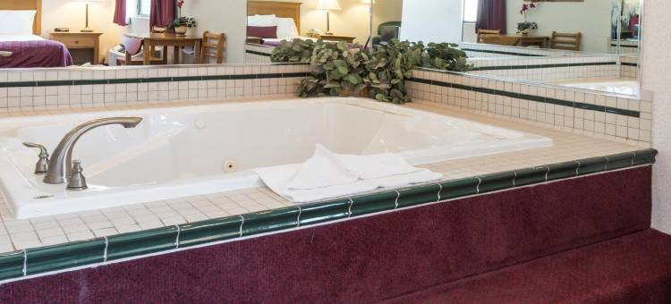 洛根呗盟套房酒店(Baymont by Wyndham Logan)图片