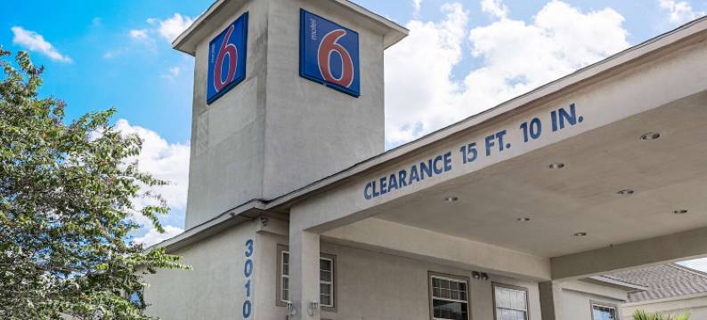 帕萨迪纳6号汽车旅馆(Motel 6 Pasadena, TX)图片