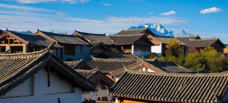 丽江古城·半山漫庭·日照金山雪山胜景观景度假民宿(四方街店)图片
