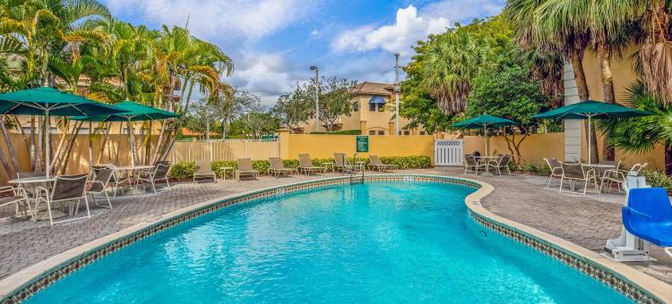 迈阿密湖拉昆塔温德姆套房酒店(La Quinta Inn & Suites by Wyndham Miami Lakes)图片